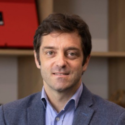 Néstor Nava